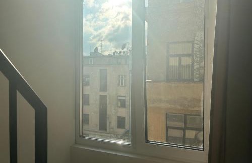 Liberty Avenue Apartment | Heart of Kaunas - Cozy Loft with Wi-Fi