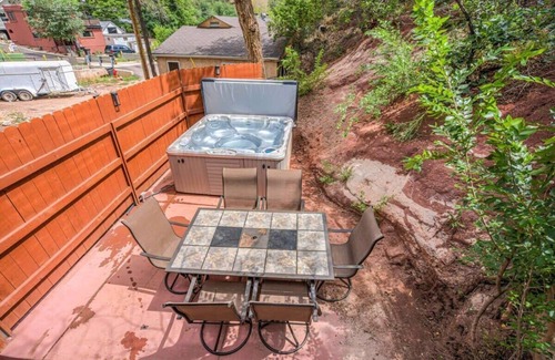 Manitou Springs House | Heart Of Manitou Springs - 2min to Restaurants!
