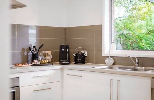 Mornington House | Heart of Mornington - Walk to the Beach+SPA
