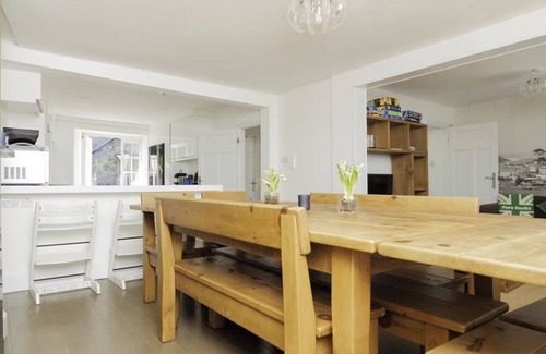 Salcombe House | Heart of Salcombe | Views | Sauna | Hot Tub