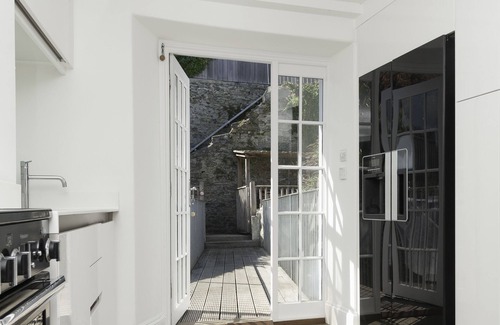Salcombe House | Heart of Salcombe | Views | Sauna | Hot Tub