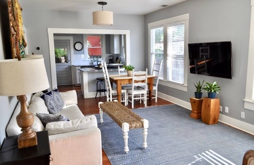 Travis Heights House | Heart of Soco Luxury Bungalow! LOCATION
