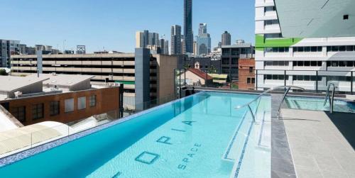 Fortitude Valley Apartment | Heart of the Valley Chic High Level 2BR Apartment