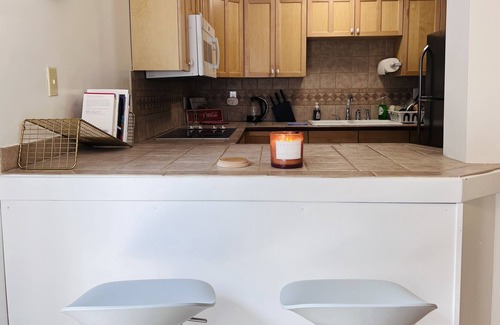 Wallingford Apartment | Heart of Wallingford Suite