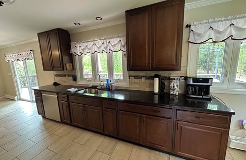 Swan Lake House | Hearthstone Home Retreat with Heated Pool