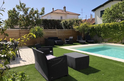 Saint-Georges-de-Didonne Villa | Heated pool, beach and shops on foot, relaxation is guaranteed