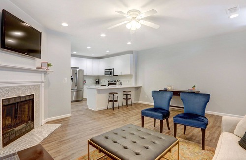 Historic Downtown Savannah House | Heated Pool Access, 2 blocks from Forsyth Park!
