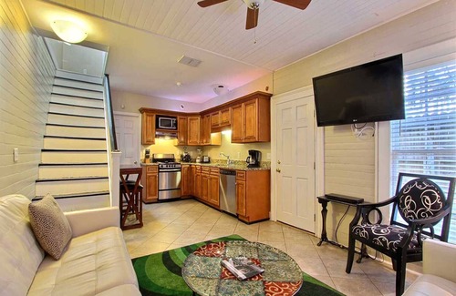 Savannah Victorian District House | Heated Pool Access | 5*Clean | Flex Cancelation
