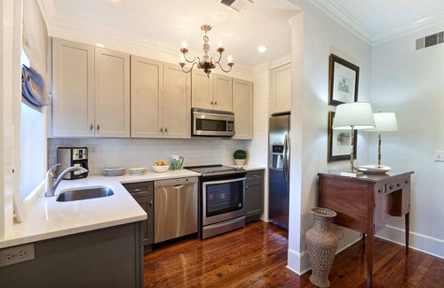 Historic Downtown Savannah Apartment | Heated Pool Access | 5*Clean | Flex Cancelation