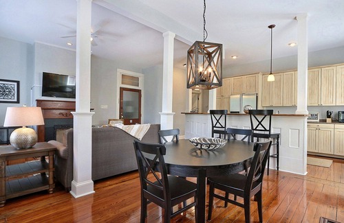 Historic Downtown Savannah Apartment | Heated Pool Access | 5*Clean | Flex Cancelation