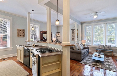 Historic Downtown Savannah Apartment | Heated Pool Access | 5*Clean | Flex Cancelation