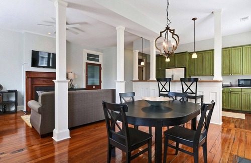 Beach Institute Apartment | Heated Pool Access | 5*Clean | Flex Cancelation