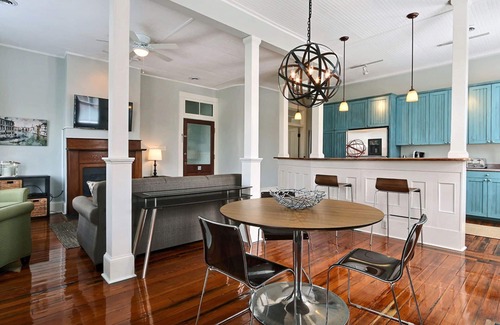 Historic Downtown Savannah Apartment | Heated Pool Access | 5*Clean | Flex Cancelation