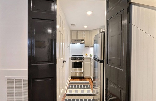 Historic Downtown Savannah Apartment | Heated Pool Access | 5*Clean | Flex Cancelation