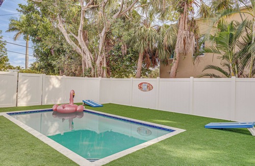 Juno Ridge Cottage | Heated Pool + Backyard: North Palm Beach Retreat!