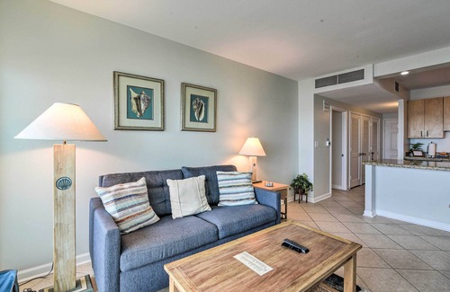 Galveston Condo | Heated Pool + Beach View: Galveston Resort Condo!