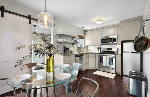 Sonoma House | Heated Pool Close to Sonoma & Napa