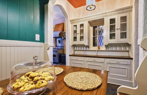 East Memphis House | Heated Pool✦Historic Tudor Home✦Crestmere Estate