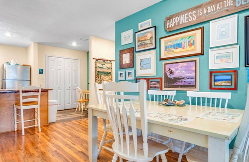 Port St. Joe House | Heated Pool, Playground & Pickleball!