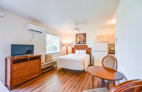 Naples Apartment | Heated Pool, Private Patio Naples Resort Retreat!