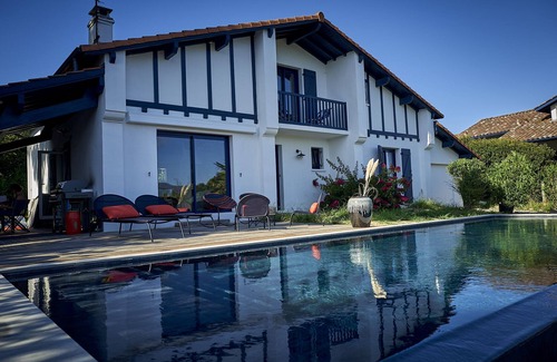Ciboure Villa | Heated swimming pool, jacuzzi, mountain view, 5 min. beach & St Jean de Luz. 5*