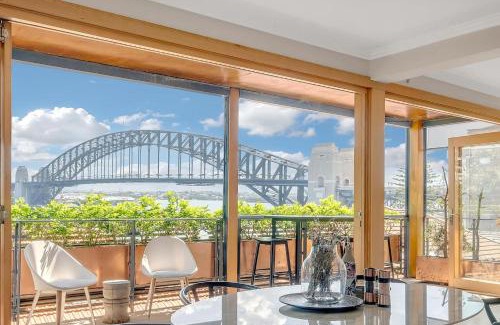 Kirribilli Apartment | Heatherbrae I - World Class Harbour Bridge Views!