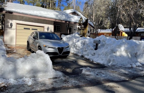South Lake Tahoe Cabin | Heavenly Tahoe Gem, Cabin, 5 Min from Lake/Casinos, Adventure + Relaxation READY