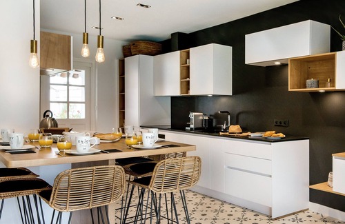 Port Grimaud House | HEAVENY 5* LUXURY Villa, HEATED ALL YEAR ROUND POOL, AMARRAGE & GARDEN