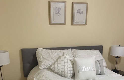 Meriwether Condo | Heights area, 2 bed 2bath condo with pool