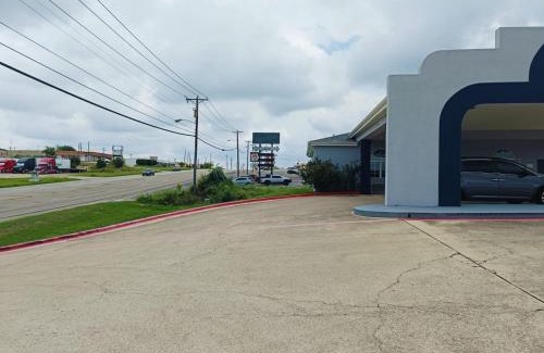 Harker Heights Hotel | Heights Inn by Townhouse Harker Heights, TX