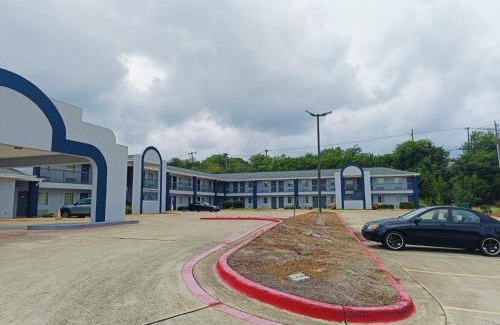 Harker Heights Hotel | Heights Inn by Townhouse Harker Heights, TX