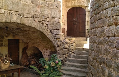 Sanilhac House | "Hélianthy" Gîte 10 pers. with swimming pool in a green setting in southern Ardèche
