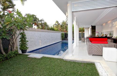 Laksmana Villa | Heliconia Villa