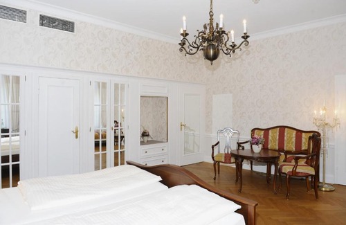 Baden Baden Old Town Hotel | HELIOPARK Bad Hotel Zum Hirsch