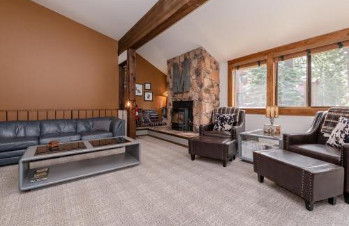 Mammoth Lakes House | Helios 11N