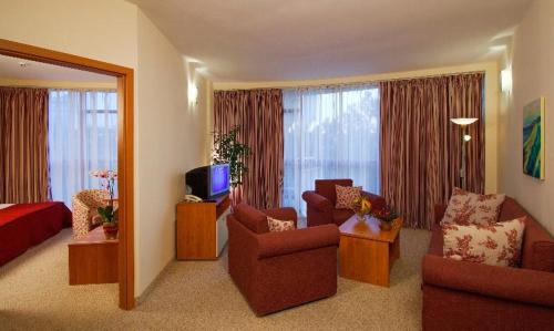 Golden Sands Hotel | Helios Spa Hotel- All Inclusive , Newly Refurbished Rooms with Private AC, Pools and Water Fun for Kids