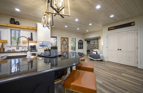 Broken Bow Cabin | Hell of a View! HotTub, Firepit, Games, Pets OK