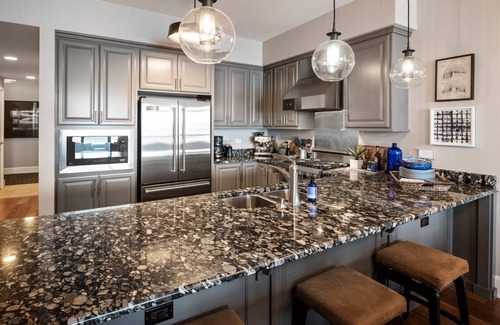 Sandpoint Condo | Hello Gorgeous! Luxury Waterfront condo w/heated pool, hot tub, spa