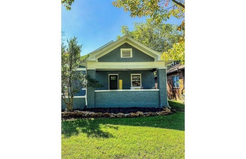 Springfield House | Hello Sunshine!n