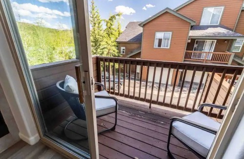 Silverthorne House | Hemingway Haus: 🎿Ski, 🌄 Views, Sauna, ⛵️Lake Life