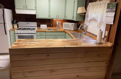 Ulysses Cabin | Hemlock Hideaway - A cozy cabin retreat close to Potter County's favorite sites!