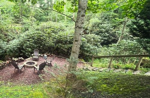Boone House | Hemlock Hideaway
