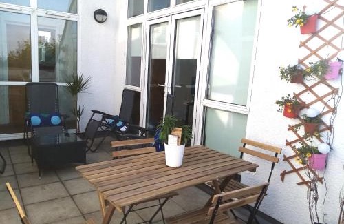 West Hendon House | Hendon Central, Private room ensuite