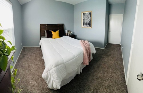Forney House | HEPA FILTERED Peaceful 3 bed/ 1.5 Bathroom HOME
