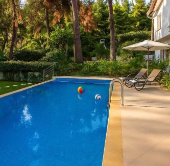 Sane Villa | Hera's Resort with Private Pool and Lush Garden