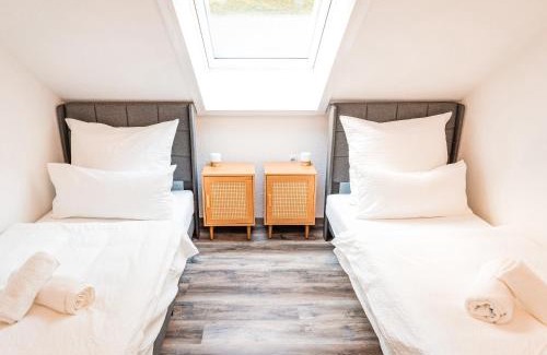Neustadt Apartment | Herbst Deal -20 Prozent, Balkon mit Schwarzwaldblick, Hunde frei, Tischfußball, familienfreundlich
