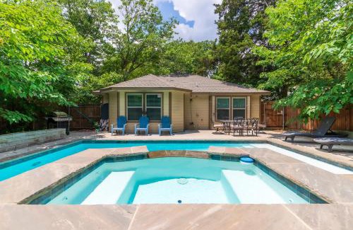 Cedar Crest House | Herdon Park Hideaway