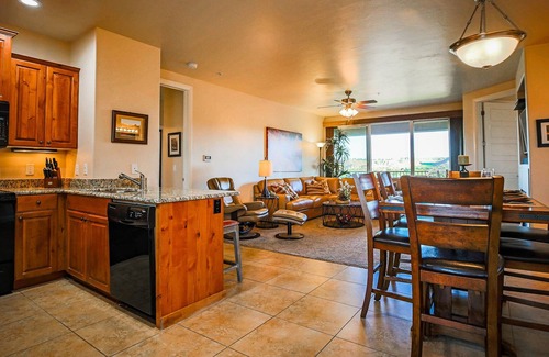 St. George Condo | HERE IS YOUR CONDO!! BUILDING? WORKING REMOTE?? 30 DAY MINIMUM