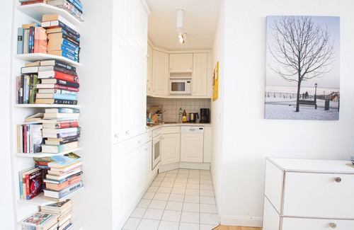 Wyk auf Foehr Apartment | Here you can listen to the sound of the sea while having breakfast!