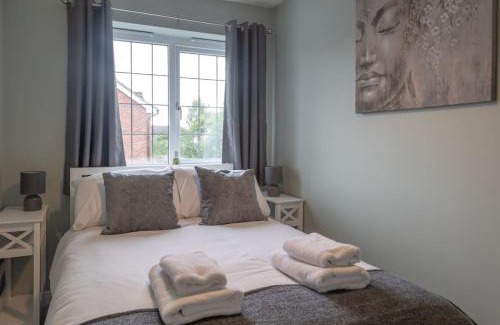 Hereford House | Hereford - Woodpecker House - Comfortable Modern House Located in South Hereford - Sleeps 6 - Perfect for Accessing Hereford Enterprise Zone in Rotherwas - Hosted By RENTMYHOUSE